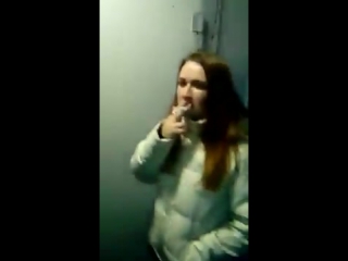 video голые девочки гуляют по улице sex