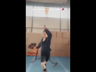 video фрейя аллан показала свою подготоу к роли цири перед вторым сезоном ведьмака sex