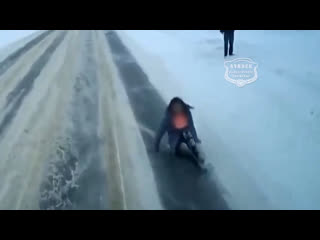 video прыгнула под фуру но водитель успел затормозить sex