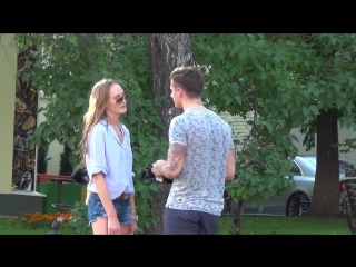video парни умело пикапят тёлок на улицах москвы пикап пранк sex