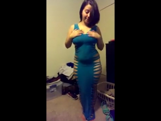 video пышная дама в вульгарном платье показала свою грудь sex
