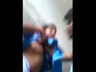 video парень попросил поднять девушку платье и показать свои сиськи sex