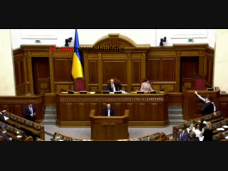 video порошенко и его совет национальной безопасности грабит армию и от этого не может защитить сбу гпу мвд так как там sex