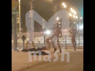 video голые жители сахалина занялись гимнастикой на улице возле тц sex