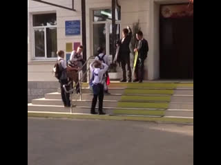 video школьник сбежал в лес после ссоры с директором sex