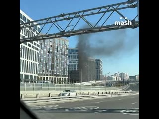 video полыхали строительные леса у строящегося жк west garden на улице генерала дорохова sex