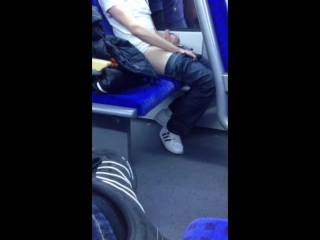 video дрочит в общественном транспорте sex