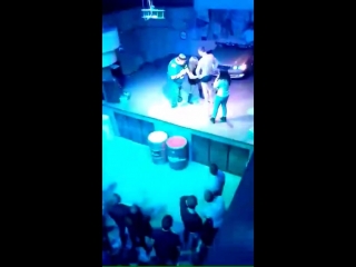 video в одном из блядюжников клуб район прям на сцене была сочная пососака в исполнении обожранной в дерьмоспидозной sex
