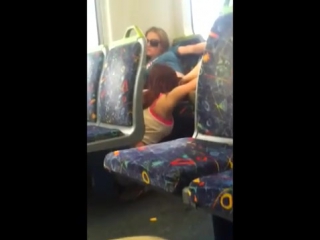 video отлизывает подружке на заднем сидении автобуса sex