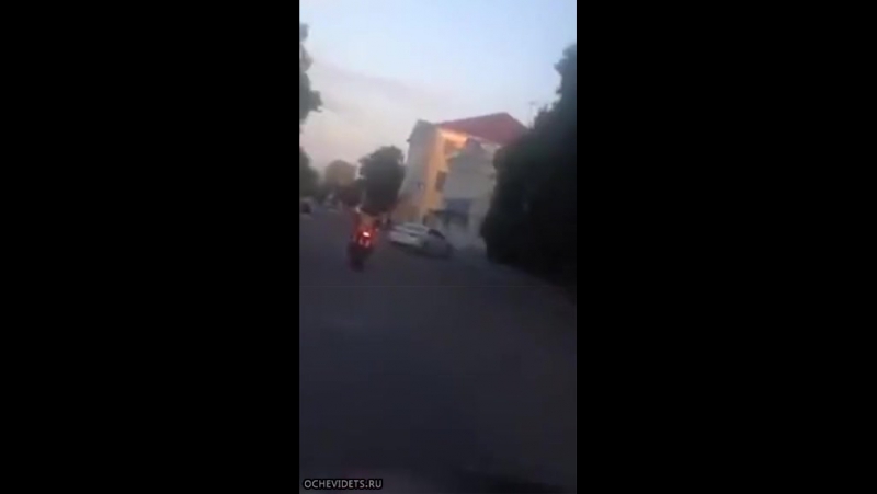 video голая на мотоцикле девушка топлес и в одних стрингах прокатилась по улицам калуги очевидцы сняли происходящее на sex