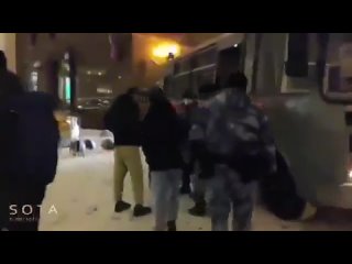 video несмотря на отсутствие акции граждан казахстана на красной площади силовики все равно зад sex