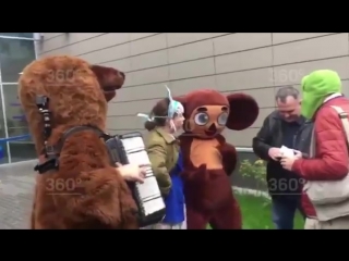 video страна идиотов и злобных дебилов у британского визового центра в москве разливают новичок sex