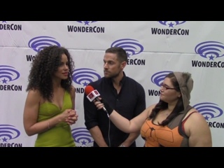 video midnight texas parisa fitz henley dylan bruce wondercon 2017 sex