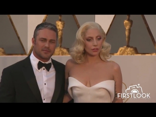 video lady gaga и тейлор кинни на красной дорожке премии оскар 2016 sex