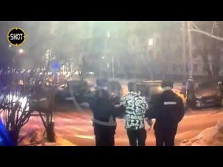 video пьяный бойфренд которому в пять утра захотелось секса поджёг дверь возлюбленной sex