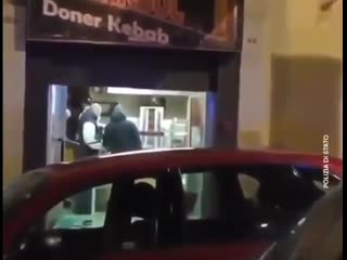 video итальянская полиция накрыла в катании преступную сеть которая занималась переброской мигрантов из переднего востока sex