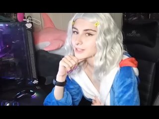 video стримерша засветила сосок на твиче sex