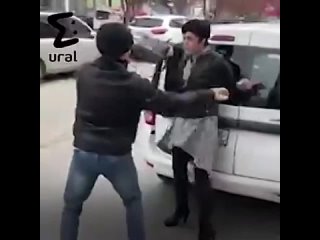 video молодая калмычка завидя машину с российскими номерами резко вошла в ярость и бросилась в бой sex