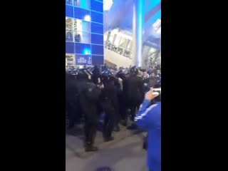 video 3 августа на матче зенит краснодар произошла олдскульная стычка фанатов с омоном sex