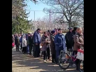 video жители юга украины несмотря на попытки запугивания со стороны провокаторов и бандитов приходят за российской sex