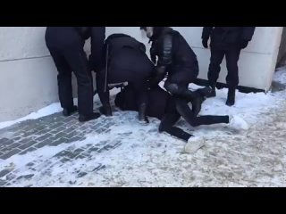 video фашизация режима под предлогом самоизоляции правящий олигархат запретил все митинги и даж mp4 sex