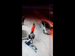video в новосибирске пьяная молодежь жестоко избила женщину а затем поехала кататься на ее автомобиле sex