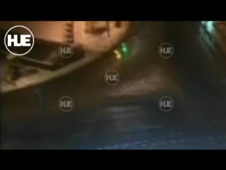 video строительные леса рухнули на людей в московском переходе sex