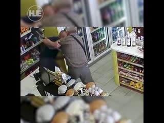 video в омске водитель газели под кайфом пытался молодые оператора азс за отказ бесплатно заправить его авто sex