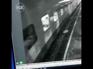 video в амурской области мужчина попал под поезд и лишился обеих ног sex