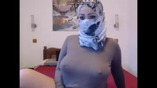 video арабская женщина играет своей грудь и мастурбирует arab woman playing his breasts and masturbating sex