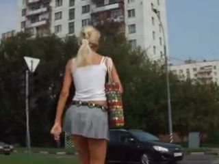 video ветер шалун ветер под юбкой skirt windy под юбкой апскирт классной попки засвет трусиков под юбкой upskirt panties sex
