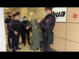 video полиция задержала председателя профсоюза альянс врачей анастасию васильеву около офиса sex