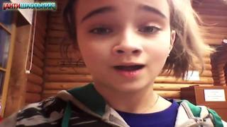 video показала сиськи необычной формы голая девушка студентка разделась и трогала себя sex