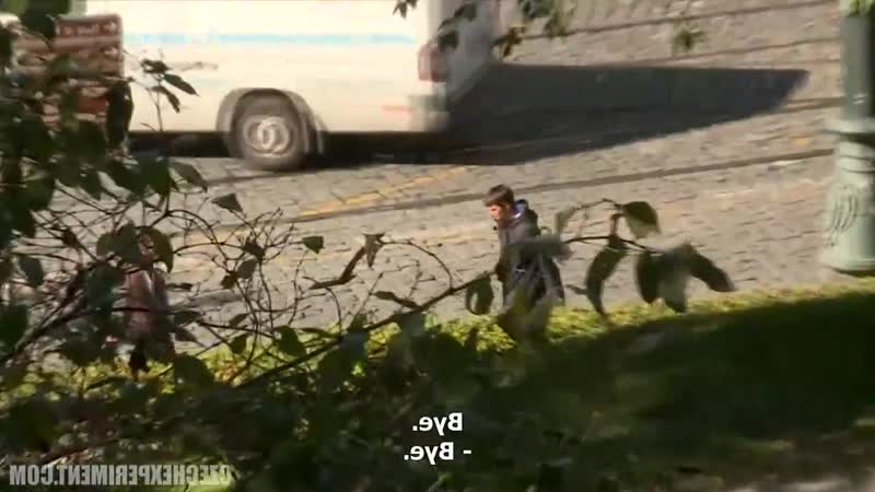 video закадрила прохожего мужика и трахнулась с ним в парке sex