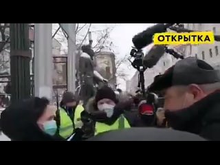video на арбате женщины выстроились в цепь солидарности и растянули белую ленту sex