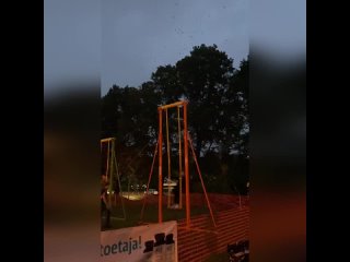 video сейчас бы кататься на качелях солнышком а не вот это вот все sex