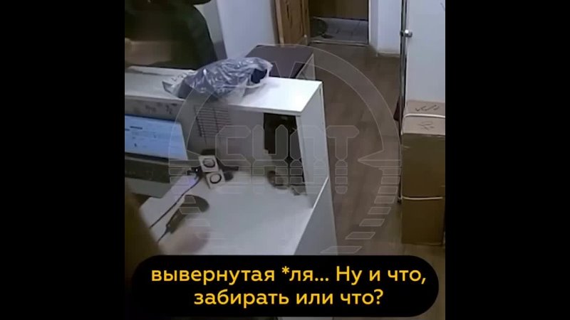 video мужик заехал в пункт выдачи забрать заказы жены но она попросила его проверить состояние платья и началось шоу sex