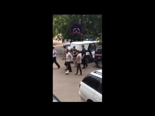 video мичурина 15 07 2018 чп красноярск упакоа пьяного дебошира и конфликт полиции с бухариками sex