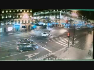 video ночное дтп на невском таксист пролетел на красный трое пострадавших sex