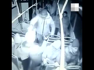 video в екатеринбурге ищут пассажира автобуса избившего кондуктора до потери сознания sex