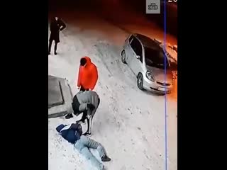 video в новосибирске пьяные молодые жестоко избили женщину таксиста и угнали ее автомобиль sex