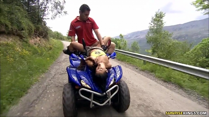 video мужик в поездке на квадроцикле поимел азиатку sex