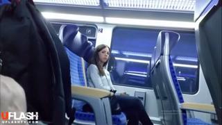 video юная девочка смотрит как парень дрочит в поезде sex