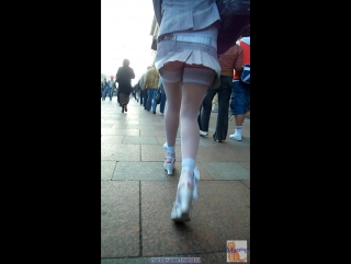 video подсматривает под юбки девочкам voyeur spying кружевные трусики колготки под юбкой засветила показала sex