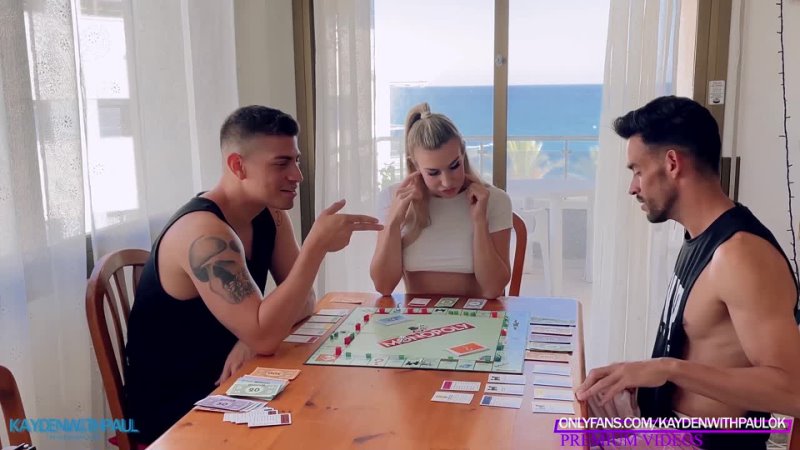 video kaydenwithpaul латина с круглой жопой проигрывает на монополии и получает 2 члена в качестве оплаты sex