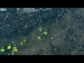 video англия 26 марта 2011г 250 тысяч несогласных с полицейским режимом вышли на акцию протеста 2 sex