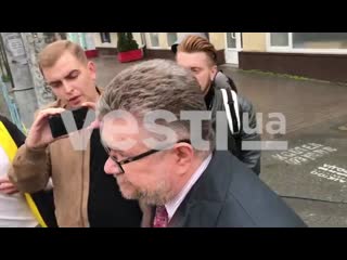 video адвокат порошенко хамит журналистам и бегает от них sex