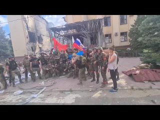 video в сети появляются видео как утверждается с улиц лисичанска который по информации россми практически полностью sex