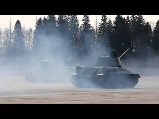 video тридцать отремонтированных танков т 34 доставлены с ремонтного завода в подмосковное алабино sex