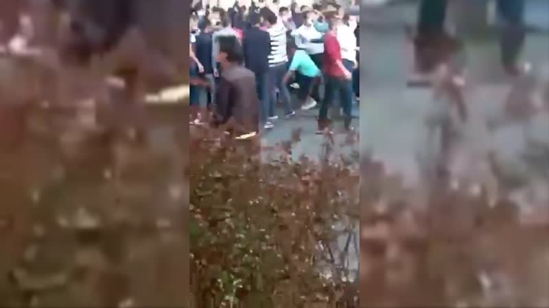video этнические азербайджанцыпроживающие в иранских городах вышли в четверг на улицы в поддержку баку sex